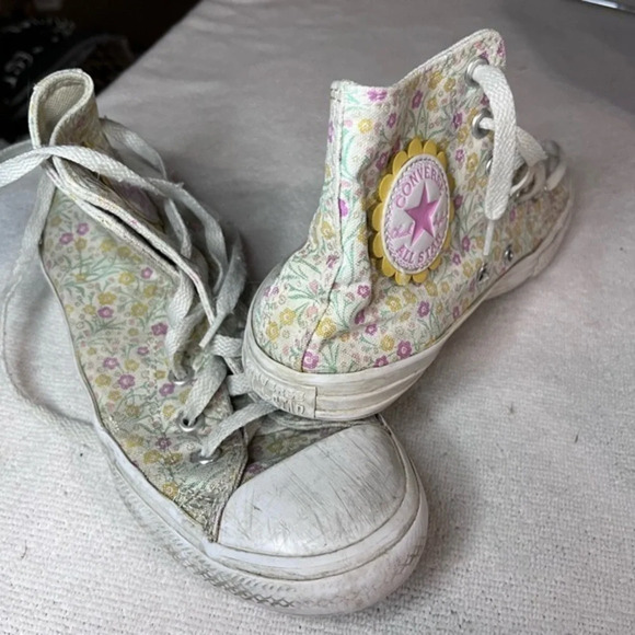 Floral Converse High Tops Size 3 - Picture 1 of 5